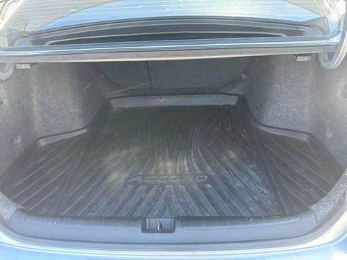 Used 2018 Honda Accord EX-L image 9