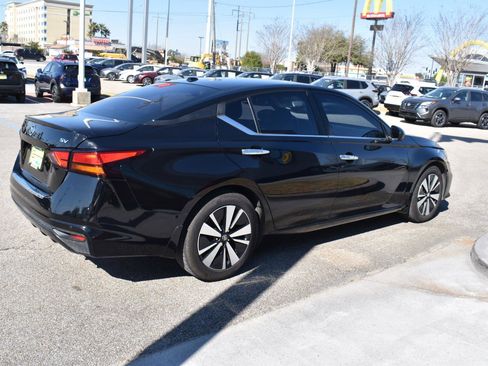 Used 2021 Nissan Altima 2.5 SV image 9