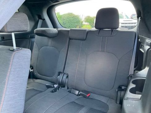 Used 2025 Honda Pilot Sport image 17