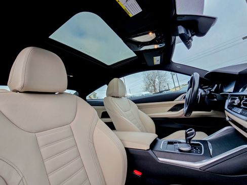 Used 2022 BMW 430i xDrive Coupe w/ M Sport Package image 21