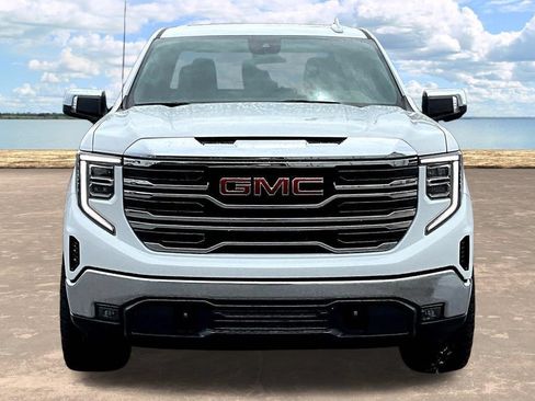 Used 2026 GMC Sierra 1500 SLT AWD/4WD image 2
