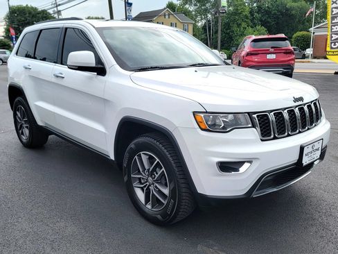 Used 2018 Jeep Grand Cherokee Limited AWD/4WD image 3