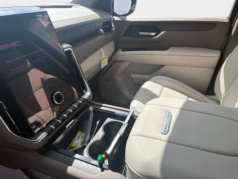 New 2026 GMC Yukon XL Denali w/ Sun & Power Step Package AWD/4WD image 20