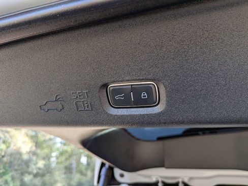 Used 2025 Lincoln Navigator Reserve image 14