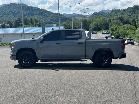 Used 2025 Chevrolet Silverado 1500 Custom w/ Turbomax Blackout Package AWD/4WD image 4