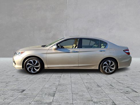 Used 2017 Honda Accord EX-L image 7