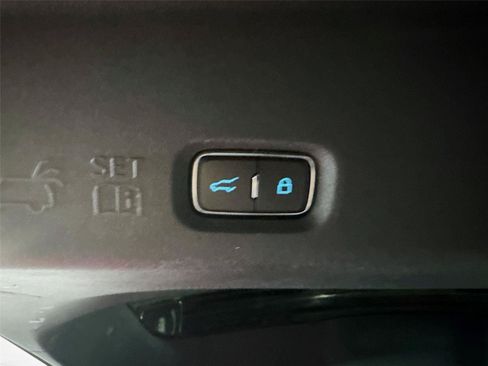 Used 2025 Ford Expedition Active AWD/4WD image 23