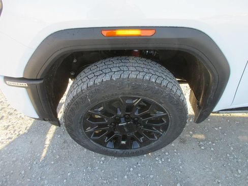 New 2026 GMC Sierra 2500 Denali Ultimate AWD/4WD image 13