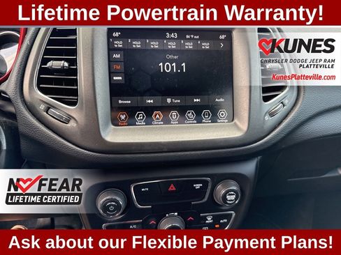 Used 2019 Jeep Compass Trailhawk w/ Cold Weather Group AWD/4WD image 17