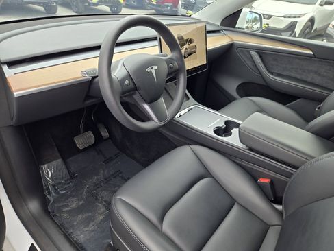 Used 2023 Tesla Model Y Long Range AWD/4WD image 10