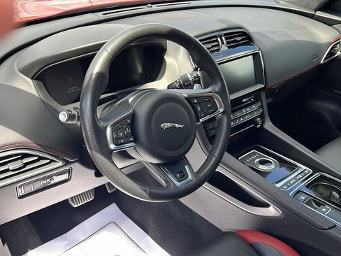 Used 2018 Jaguar F-PACE S AWD/4WD image 12