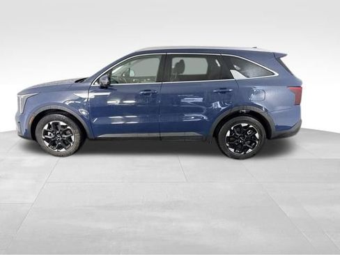 Certified 2025 Kia Sorento S w/ Panoramic Sunroof Package FWD image 10