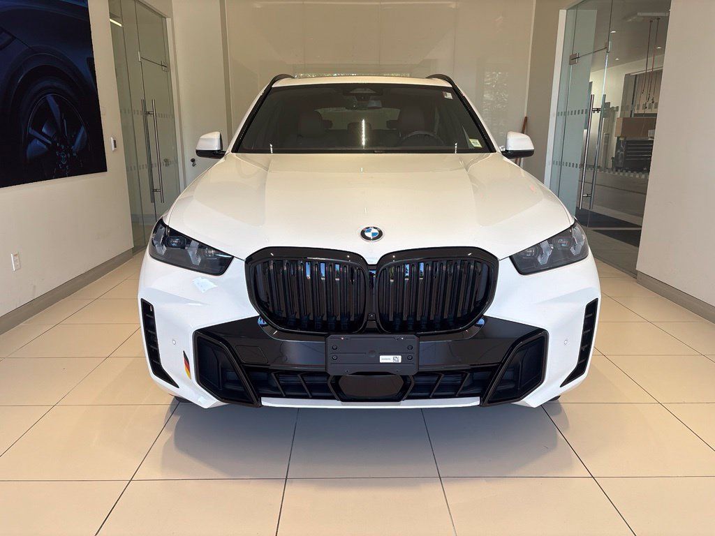 Used 2024 BMW X5 xDrive40i w/ M Sport Package AWD/4WD image 8