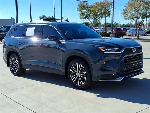 Used 2024 Toyota Grand Highlander AWD Hybrid image 7