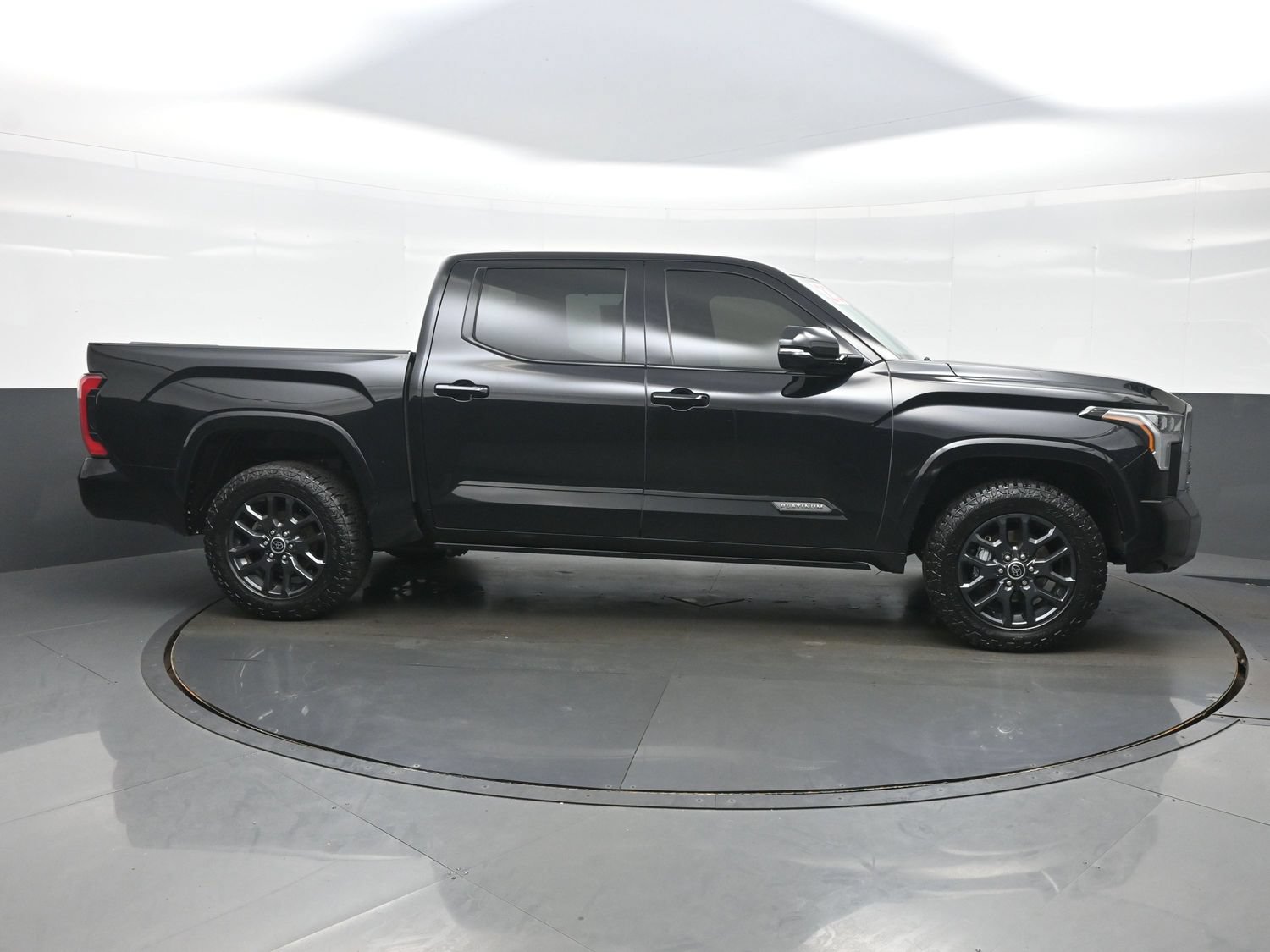 Used 2023 Toyota Tundra Platinum AWD/4WD image 7