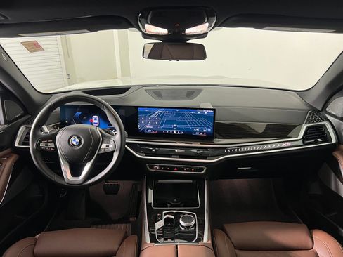 Used 2025 BMW X5 sDrive40i w/ Premium Package image 14