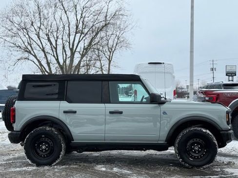 Used 2023 Ford Bronco Black Diamond image 35