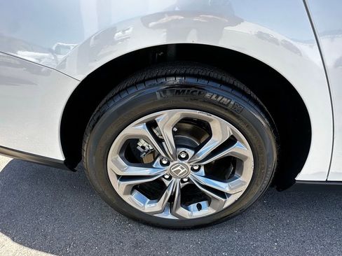 Used 2023 Honda Accord EX image 11