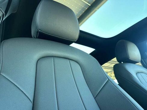 Used 2025 Mercedes-Benz GLA 250 4MATIC image 21