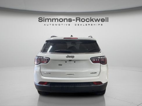 Used 2022 Jeep Compass Latitude w/ Convenience Group AWD/4WD image 4