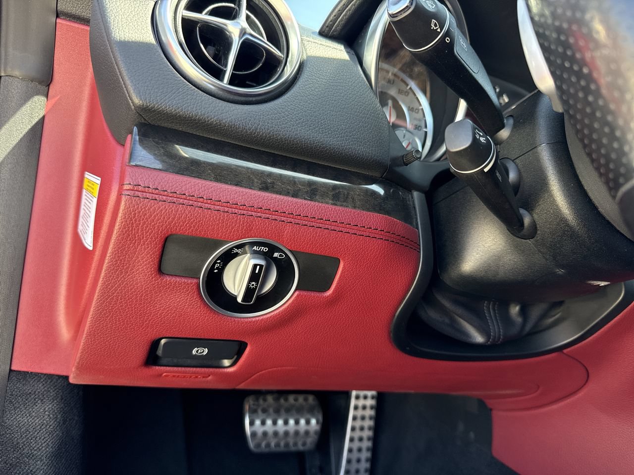 Used 2013 Mercedes-Benz SL 550 image 18