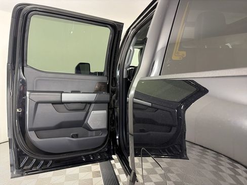 Used 2023 Ford F250 Lariat w/ Lariat Ultimate Package AWD/4WD image 12