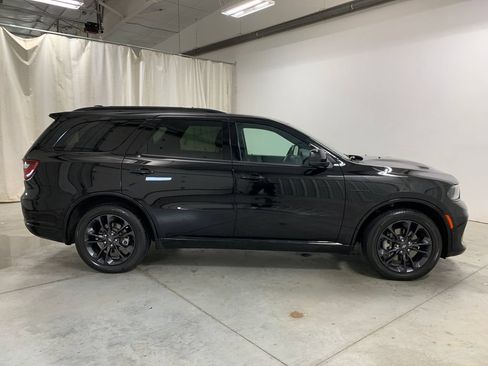 Used 2023 Dodge Durango R/T w/ Blacktop Package AWD/4WD image 11