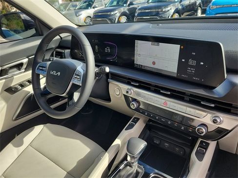 New 2025 Kia Telluride S image 8