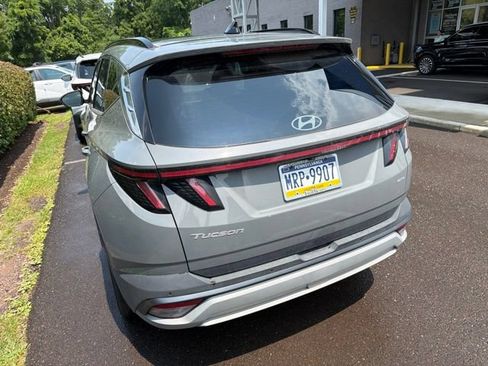 Used 2025 Hyundai Tucson Limited AWD/4WD image 9