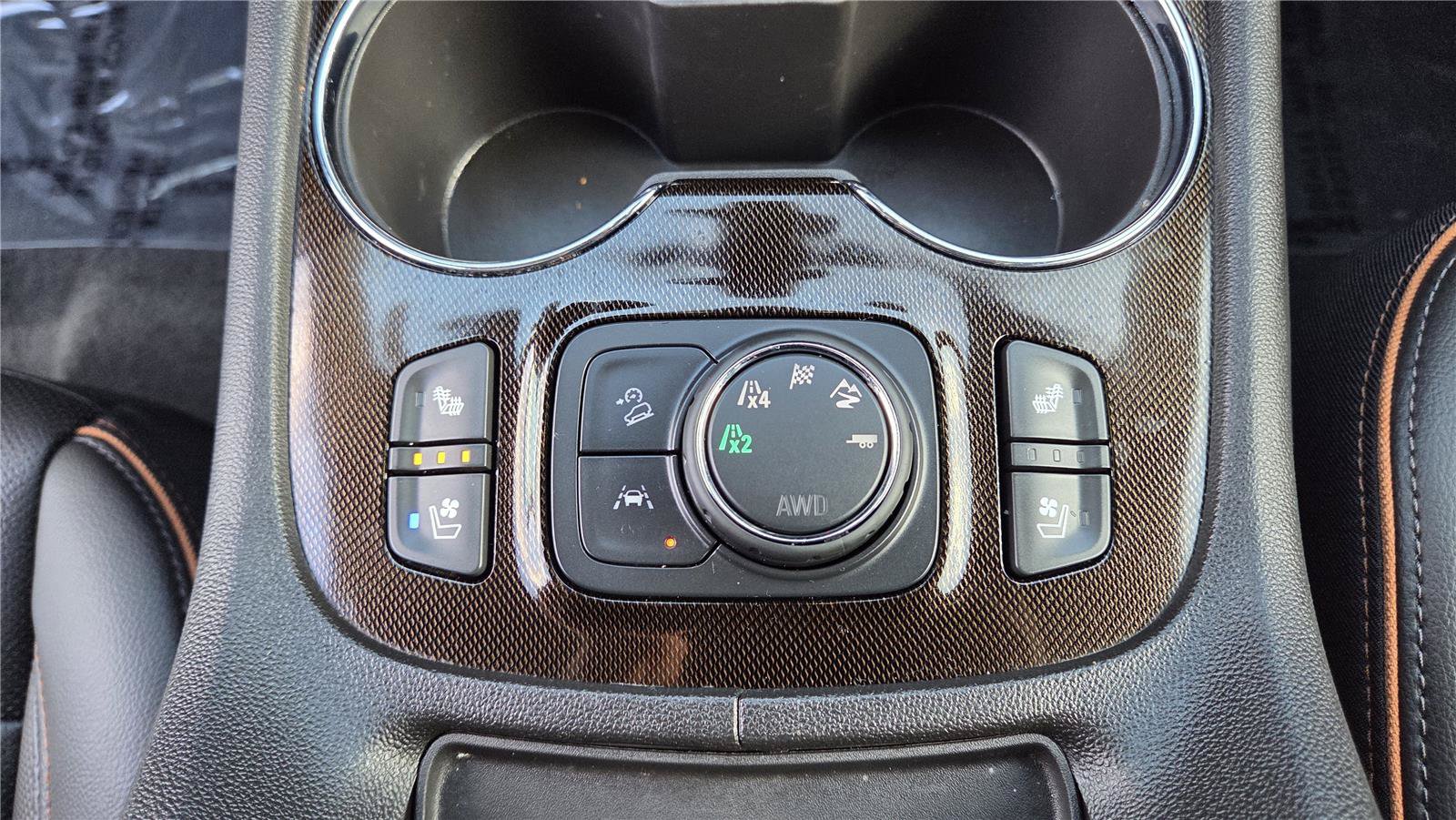 Used 2023 GMC Acadia AT4 w/ Technology Package AWD/4WD image 25