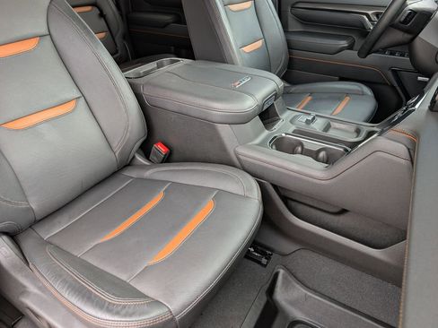 Used 2024 GMC Sierra 2500 AT4 w/ AT4 Premium Plus Package image 23