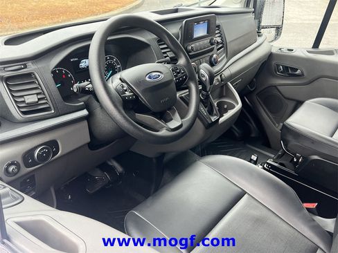 Used 2025 Ford Transit 250 148 Medium Roof image 5