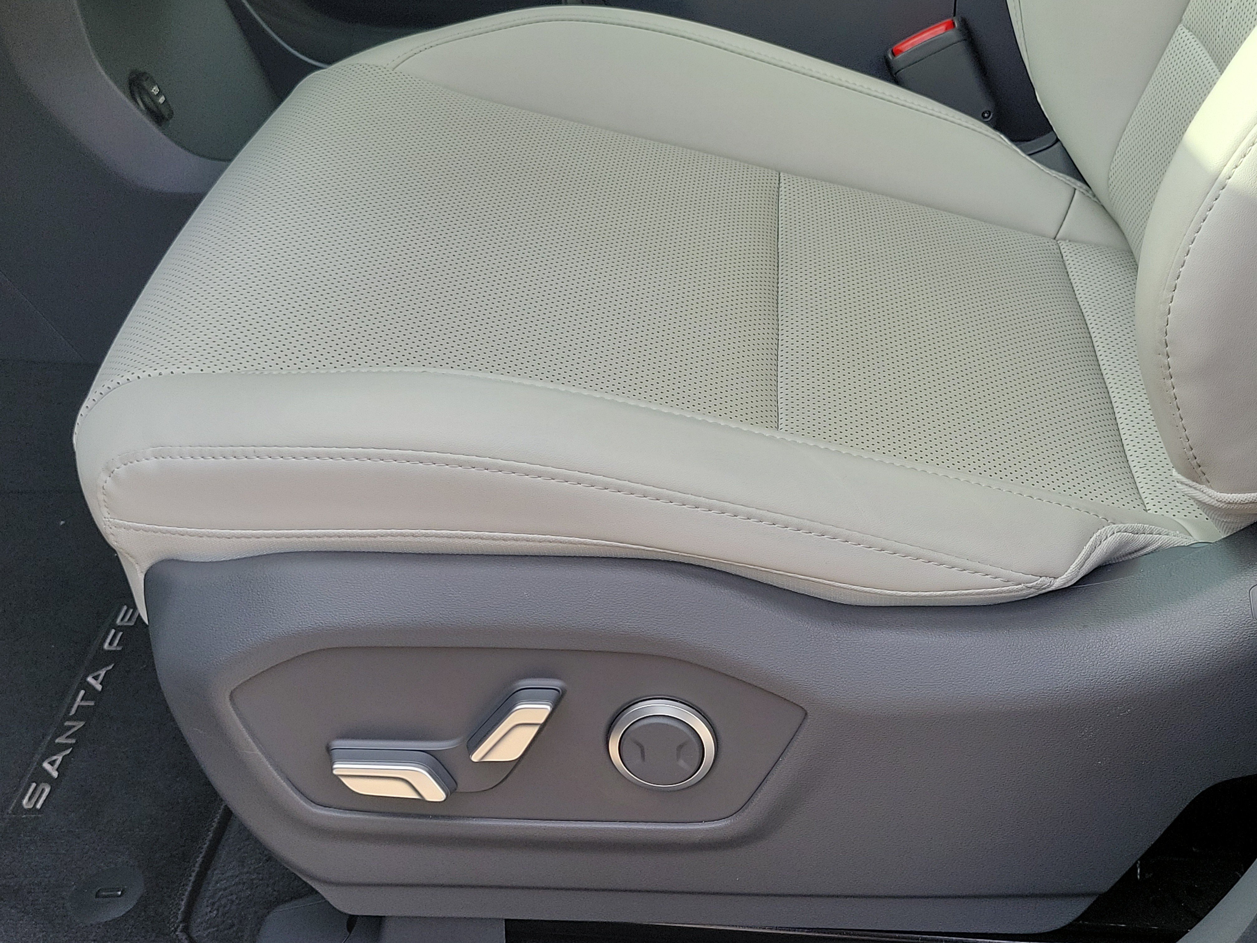 Certified 2026 Hyundai Santa Fe SEL FWD image 17