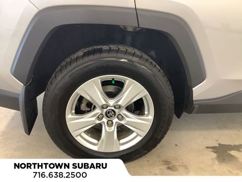 Used 2020 Toyota RAV4 XLE w/ Convenience Package image 9