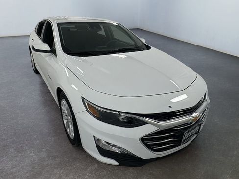 Used 2024 Chevrolet Malibu LT image 1