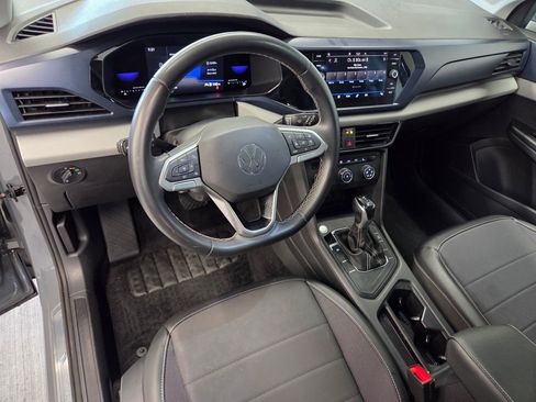 Used 2022 Volkswagen Taos SE image 4