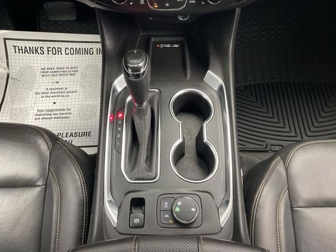 Used 2020 Chevrolet Traverse Premier FWD image 21