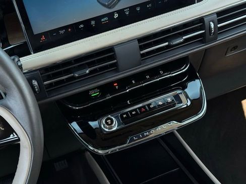 Used 2024 Lincoln Corsair Grand Touring image 24