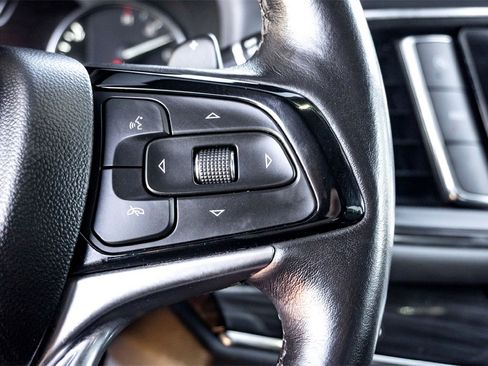 Used 2024 Buick Enclave Premium image 20