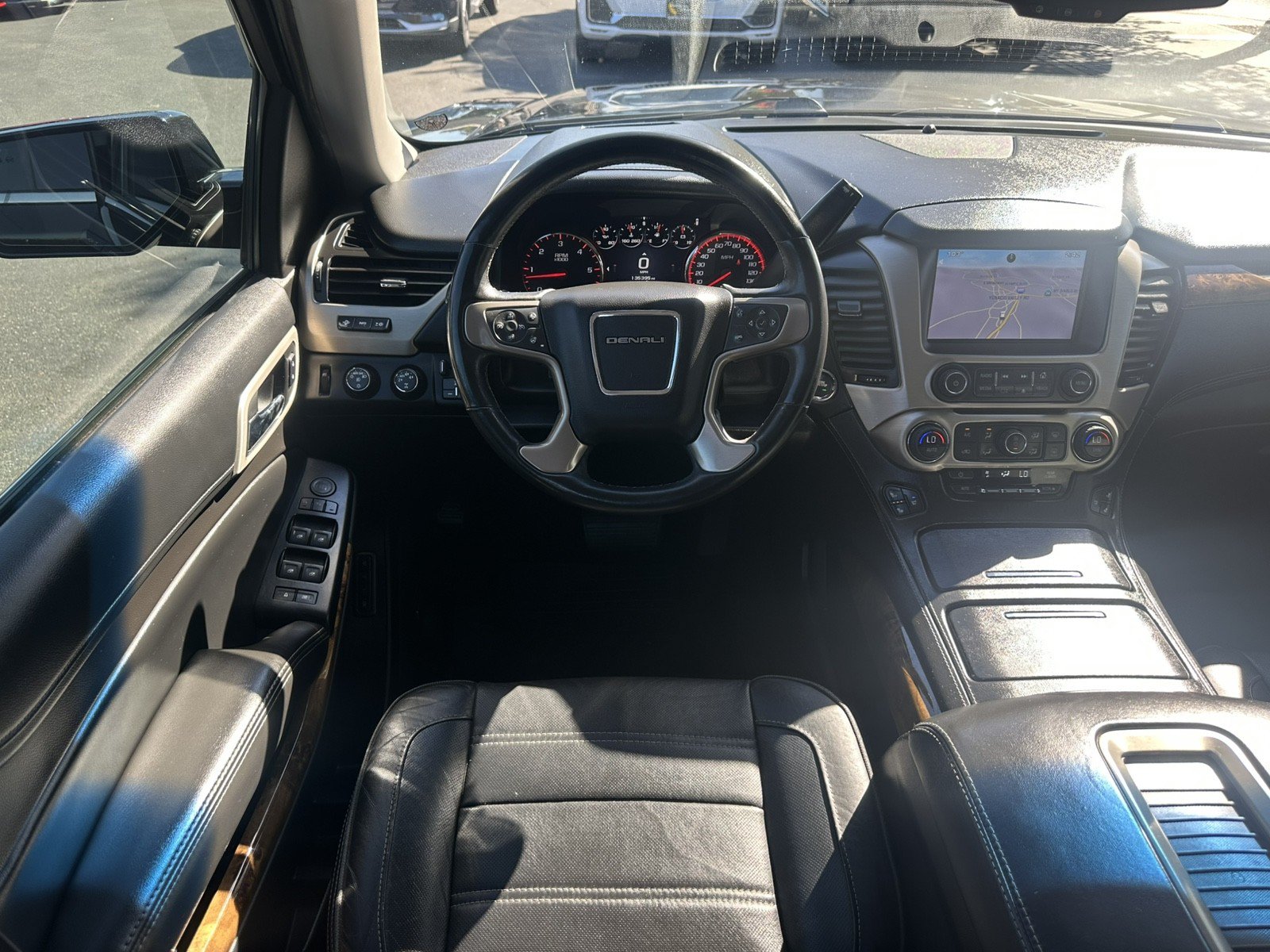 Used 2015 GMC Yukon Denali w/ Premium Package AWD/4WD image 16