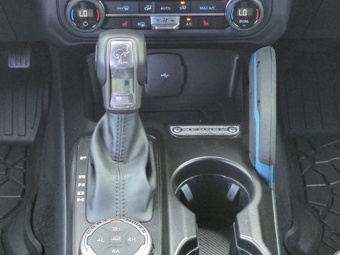 Used 2023 Ford Bronco Wildtrak AWD/4WD image 19