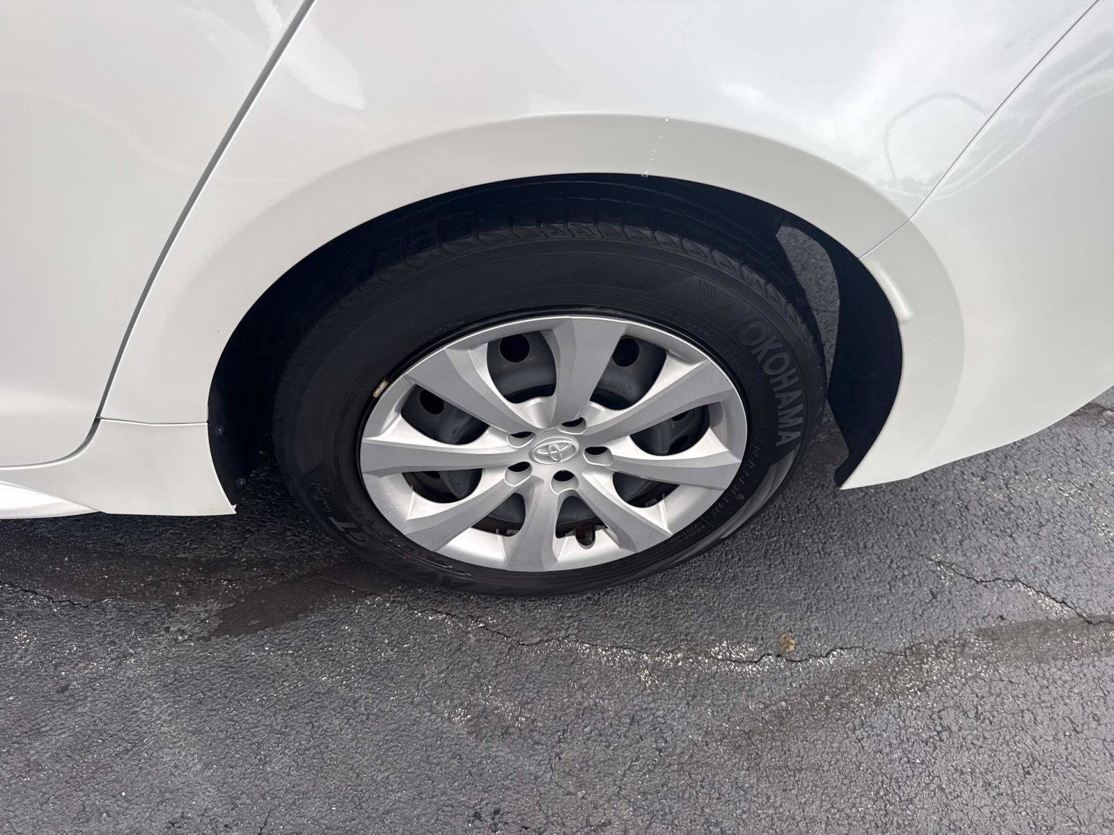Used 2024 Toyota Corolla LE FWD image 12