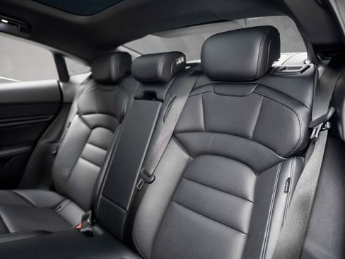 Used 2022 Porsche Taycan image 63