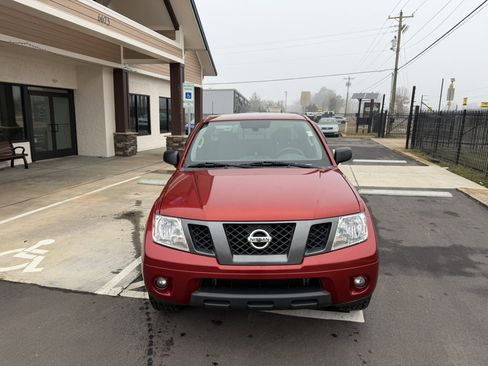 Used 2012 Nissan Frontier SV w/ Sport Appearance Pkg image 9
