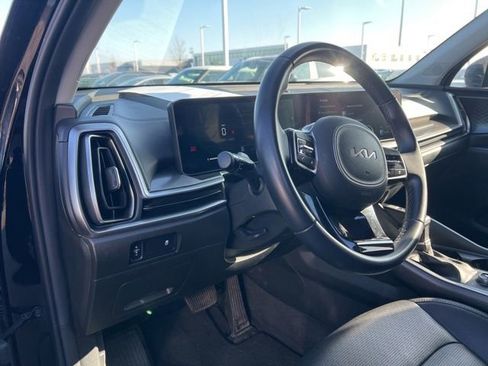 Used 2024 Kia Sorento S image 10
