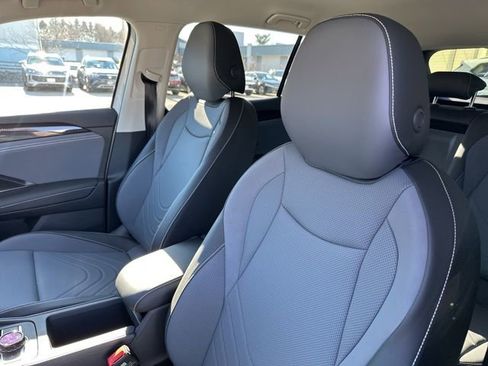 New 2026 Volkswagen Tiguan SE image 11