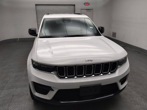 Used 2023 Jeep Grand Cherokee Laredo AWD/4WD image 14
