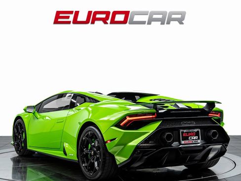 Used 2024 Lamborghini Huracan Tecnica image 3