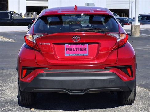 Used 2020 Toyota C-HR LE image 5