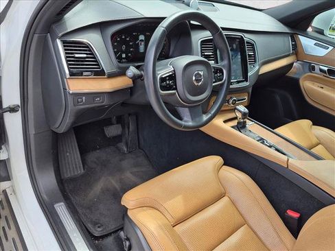 Used 2018 Volvo XC90 T6 Inscription w/ Convenience Package AWD/4WD image 3